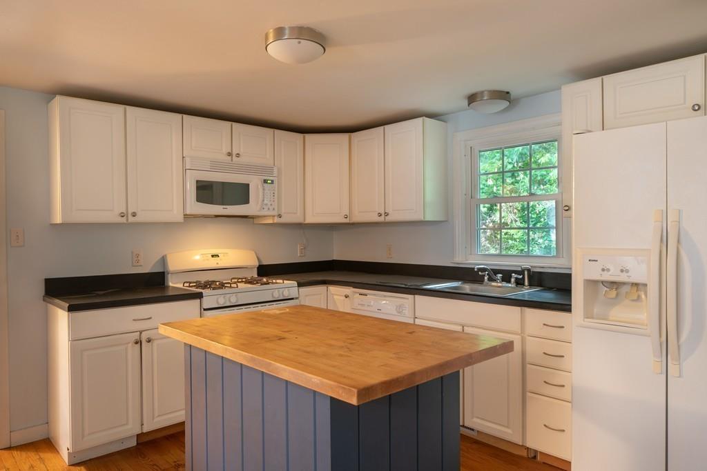 53 Prospect Road Mattapoisett, MA 02739 - Photo 7 of 15 Gallery Image 7