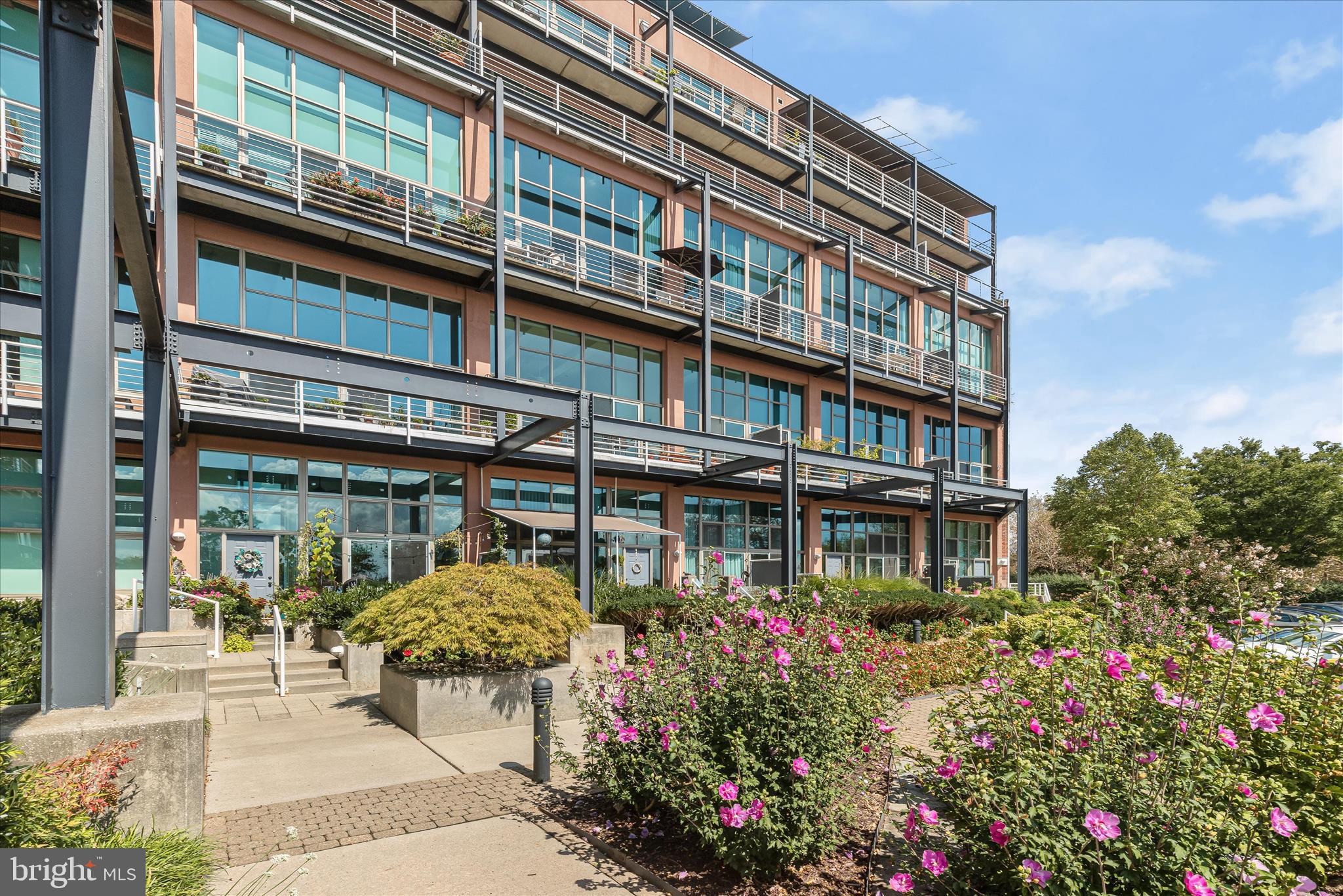 2901 Boston Street, Unit 302 Baltimore, MD 21224 - Photo 45 of 61 Courtyard