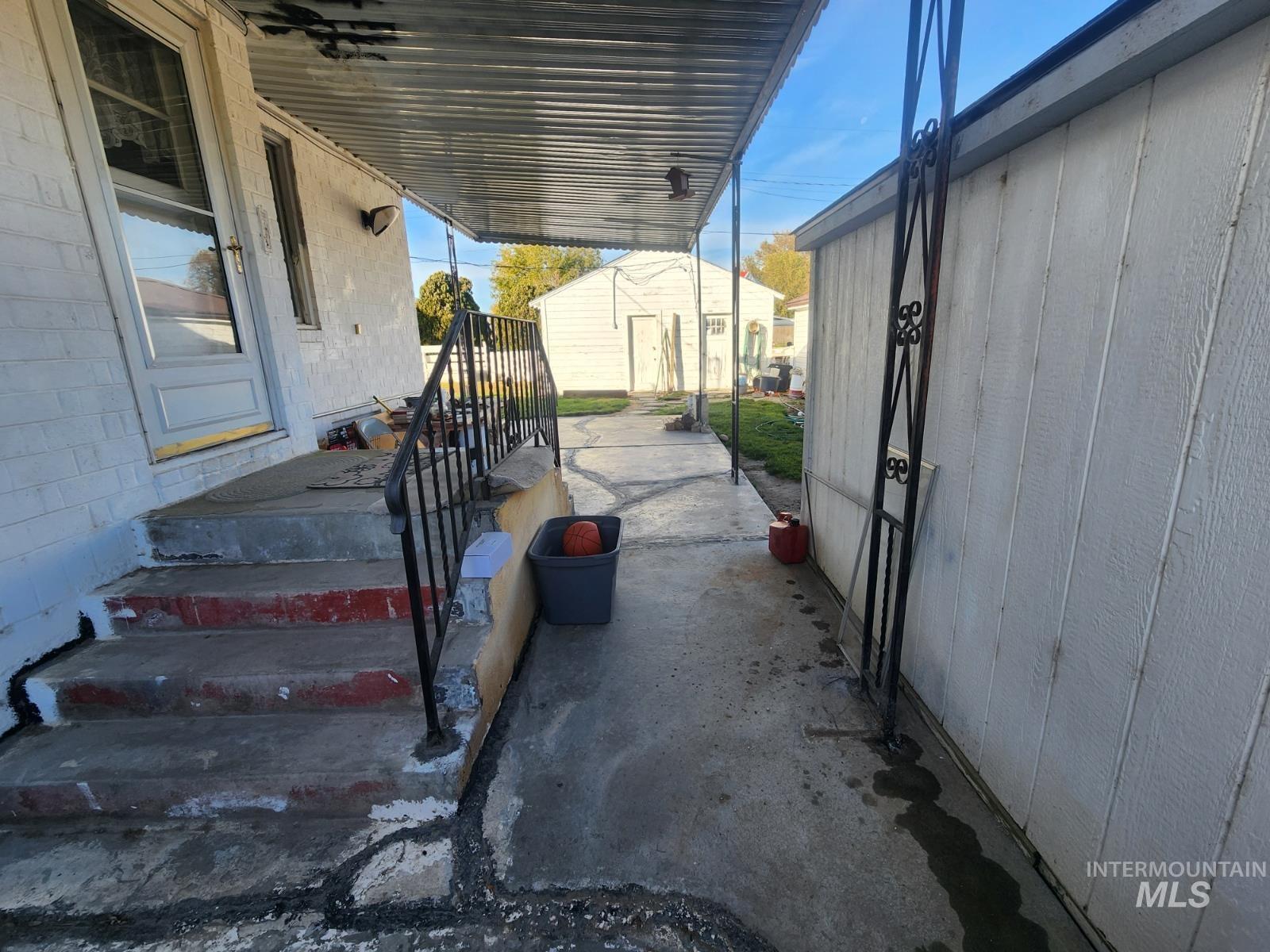 219 South 7th Street Nyssa, OR 97913 - Photo 25 of 29 View of patio with an outdoor structure