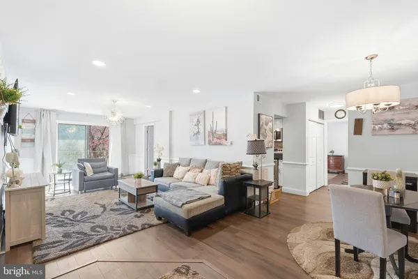 $235,000 | 13205 Dairymaid Drive, Unit 201, Germantown, MD 20874