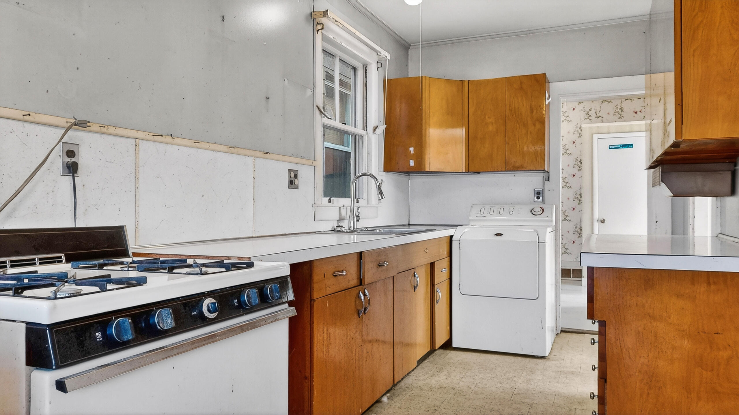 21 Madison Street Portland, ME 04101 - Photo 11 of 35 21-Madison-Street-Portland-01172026_1218