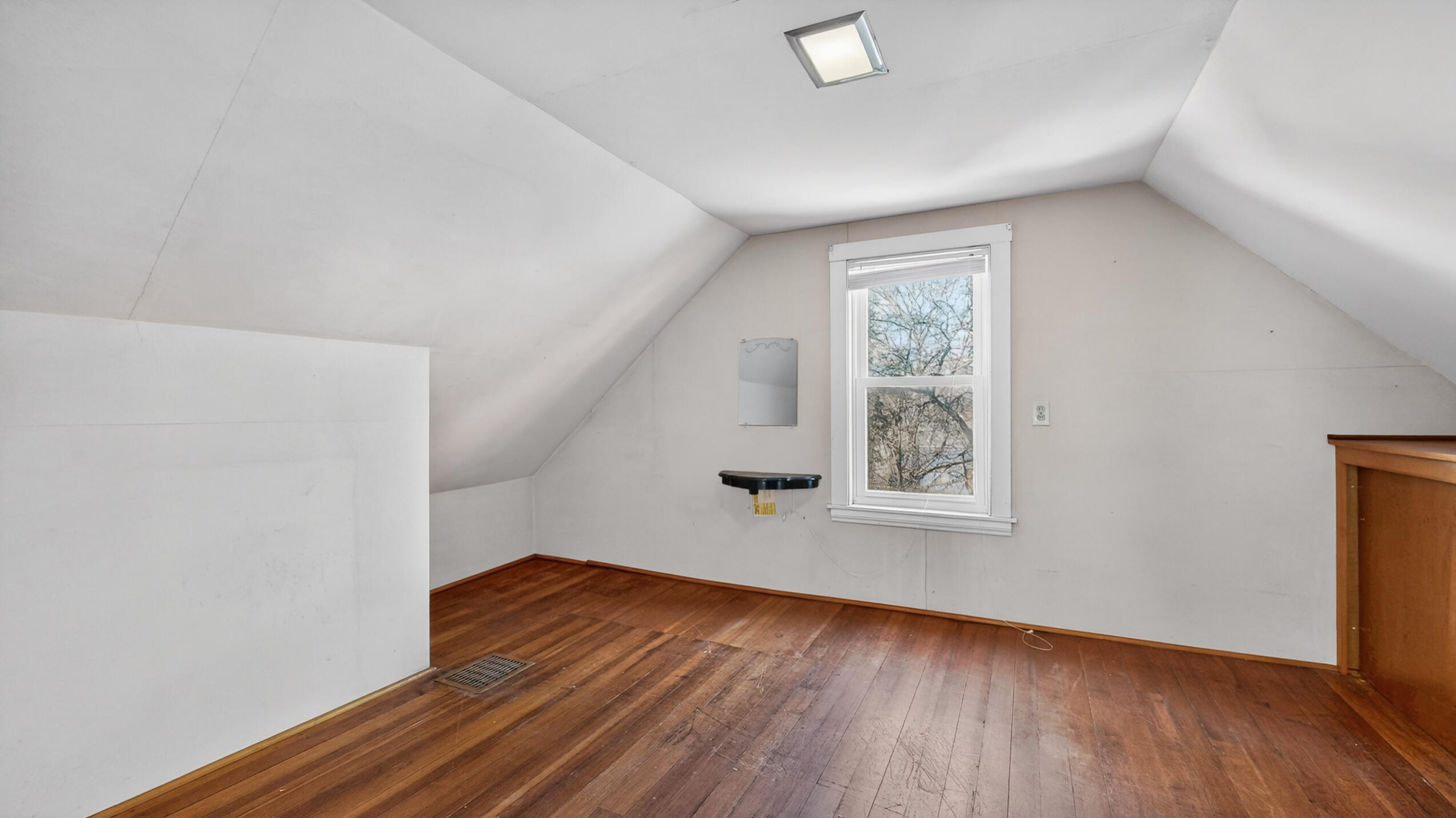 21 Madison Street Portland, ME 04101 - Photo 28 of 35 21-Madison-Street-Portland-01172026_1224