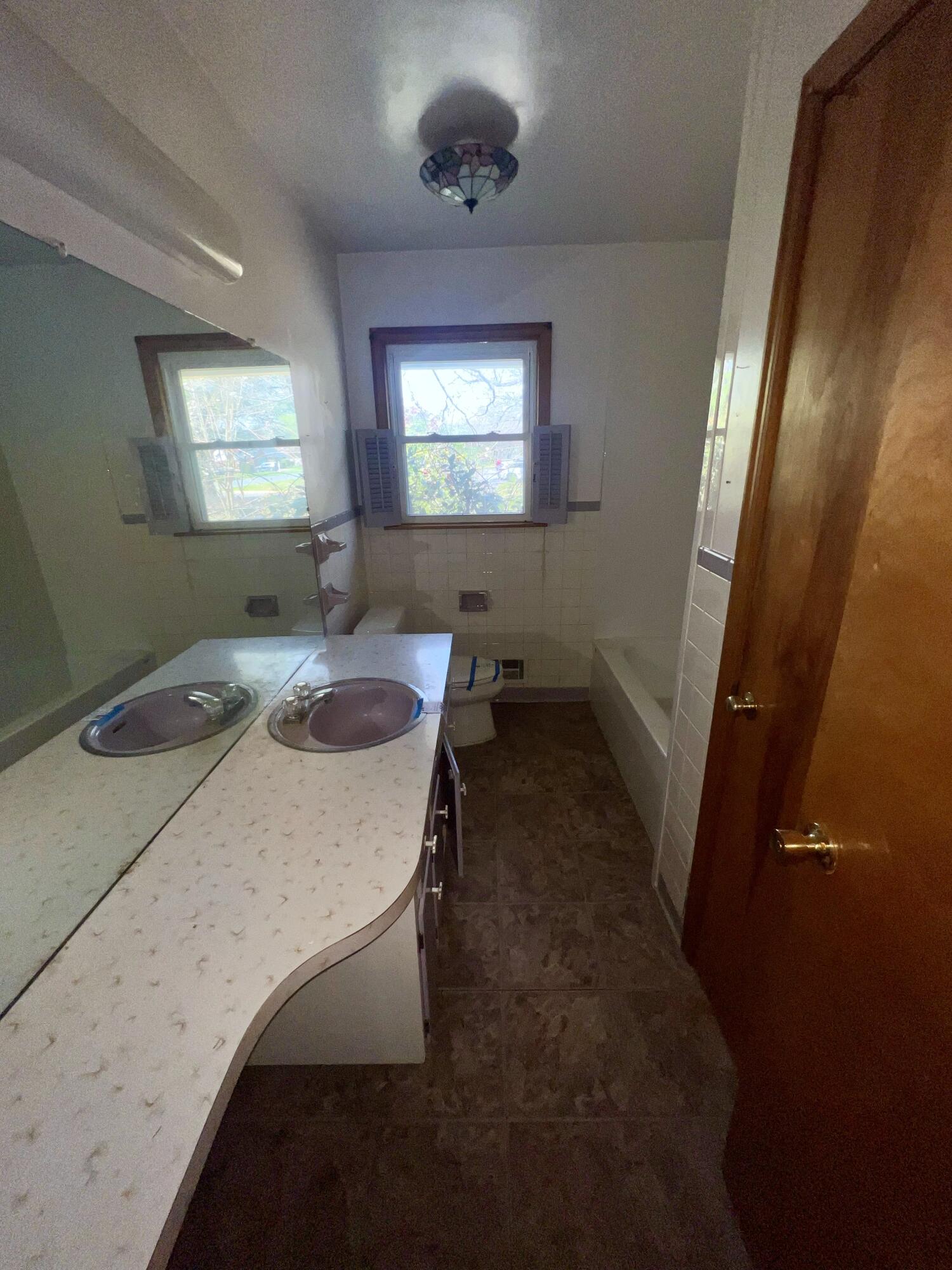984 Colbourne Avenue Vinton, VA 24179 - Photo 11 of 22 a dining room with furniture and window