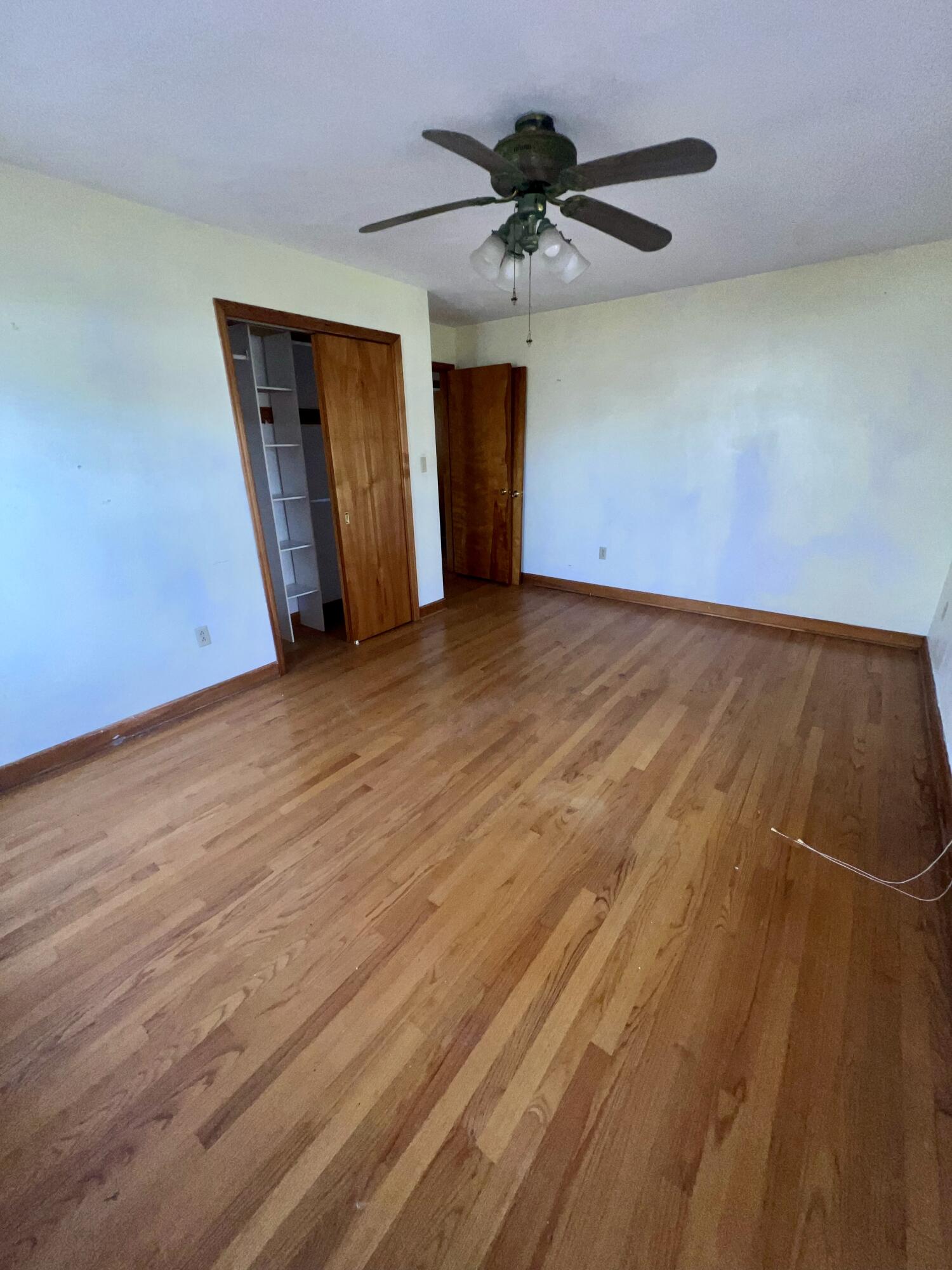 984 Colbourne Avenue Vinton, VA 24179 - Photo 14 of 22 a view of an empty room with a window
