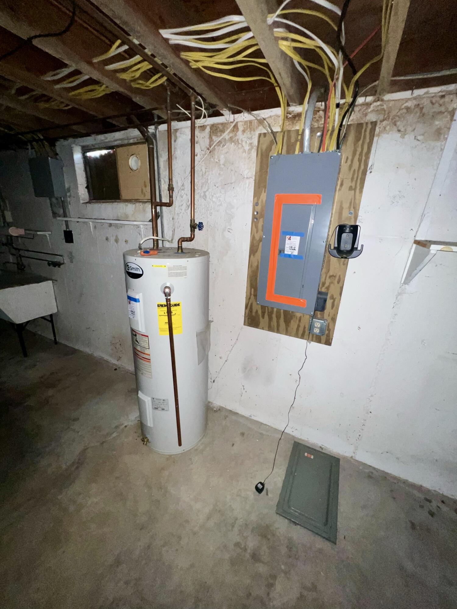 984 Colbourne Avenue Vinton, VA 24179 - Photo 20 of 22 a view of storage and utility room