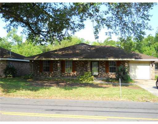 402 Barton Avenue Luling, LA 70070 - Photo 1 of 10