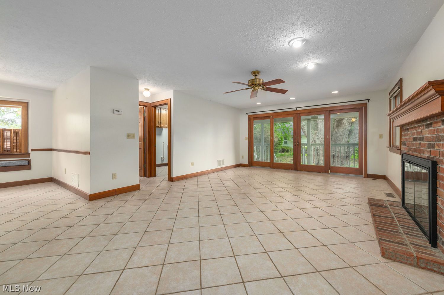 32530 Lake Road Avon Lake, OH 44012 - Photo 23 of 50