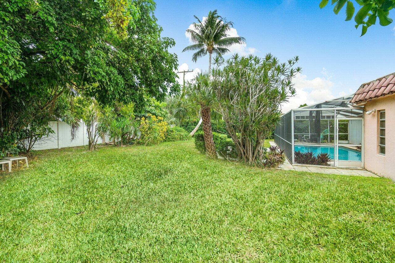 1060 Spanish River Road Boca Raton, FL 33432 - Photo 10 of 37 034-1060SpanishRiverRoad-BocaRaton-FL-33
