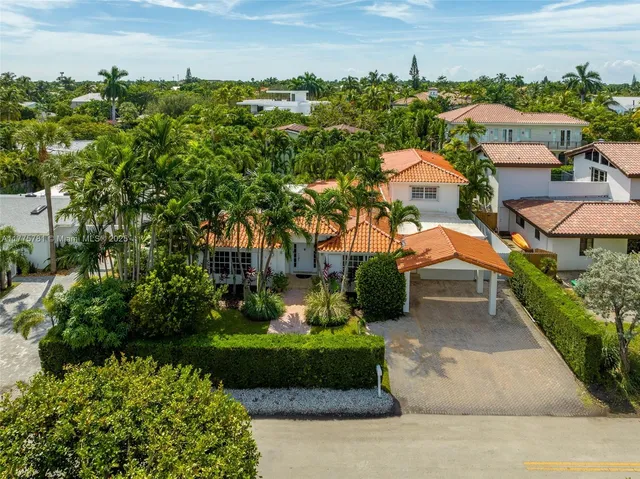 $3,625,000 | 250 Greenwood Drive, Key Biscayne, FL 33149