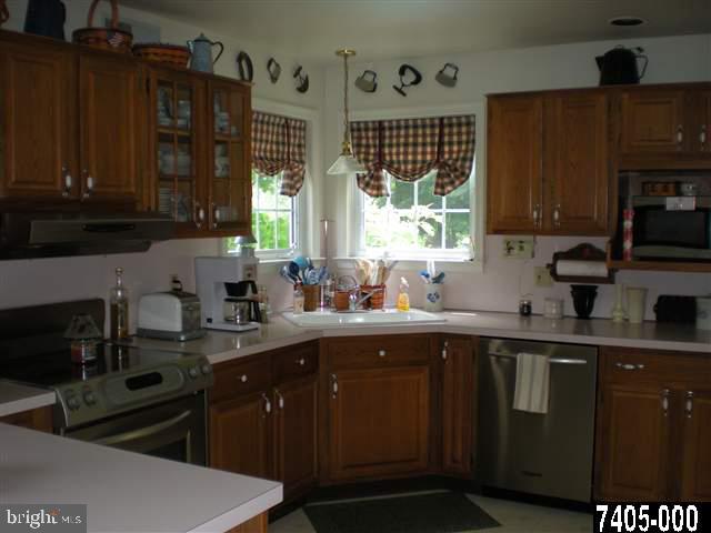 430 Green Valley Road York, PA 17403 - Photo 5 of 25 Gallery Image 5