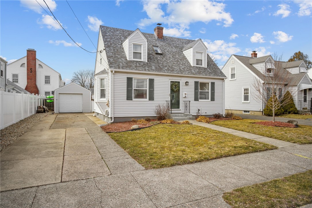 213 Woodhaven Road Pawtucket, RI 02861 - Photo 3 of 42 Gallery Image 3