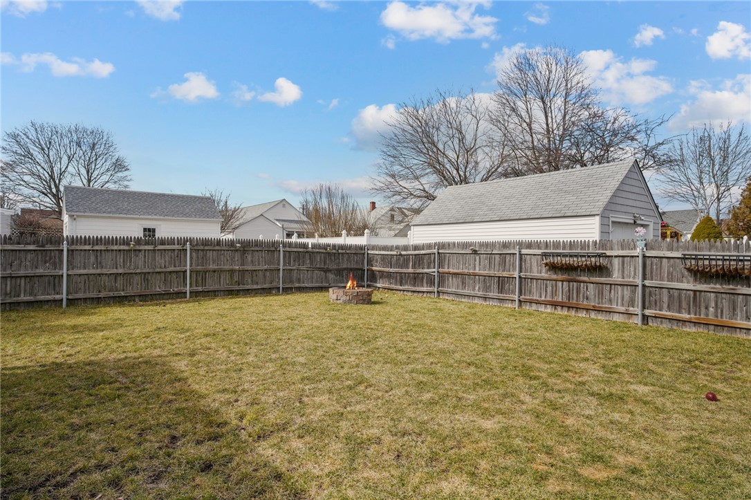 213 Woodhaven Road Pawtucket, RI 02861 - Photo 39 of 42 Gallery Image 39