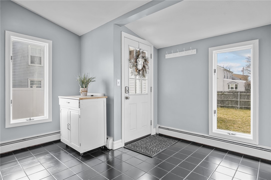 213 Woodhaven Road Pawtucket, RI 02861 - Photo 9 of 42 Gallery Image 9