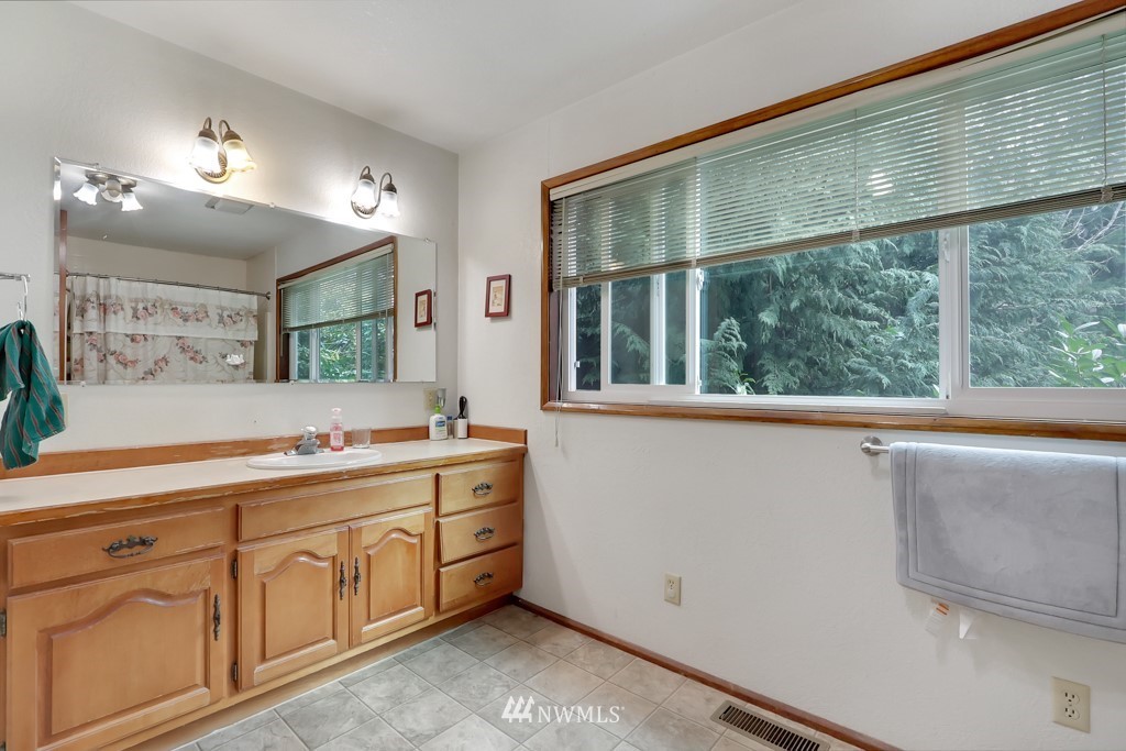 3664 Cooks Hill Road Centralia, WA 98531 - Photo 5 of 39 Gallery Image 5