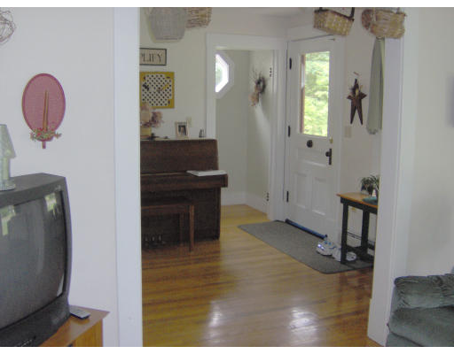 26 Cross Road Hampden, MA 01036 - Photo 7 of 18