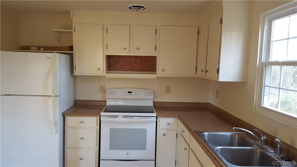 9313 Kennesaw Road Chesterfield, VA 23236 - Photo 2 of 10 Gallery Image 2