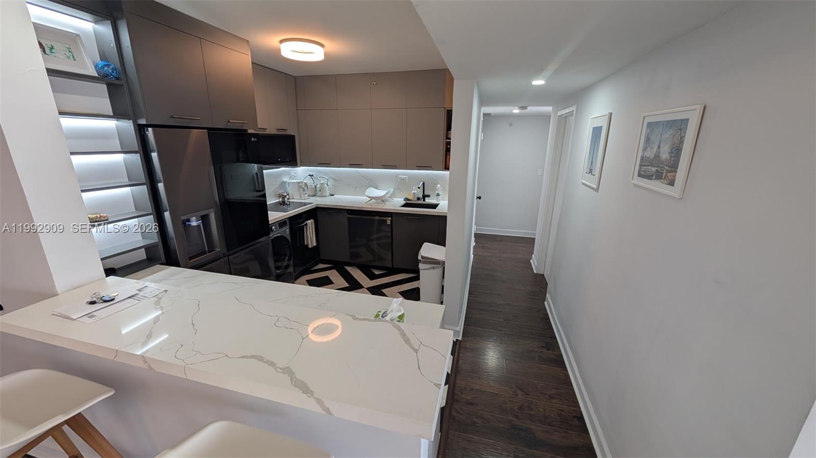 1500 Bay Road, Unit 822S Miami Beach, FL 33139 - Photo 10 of 30