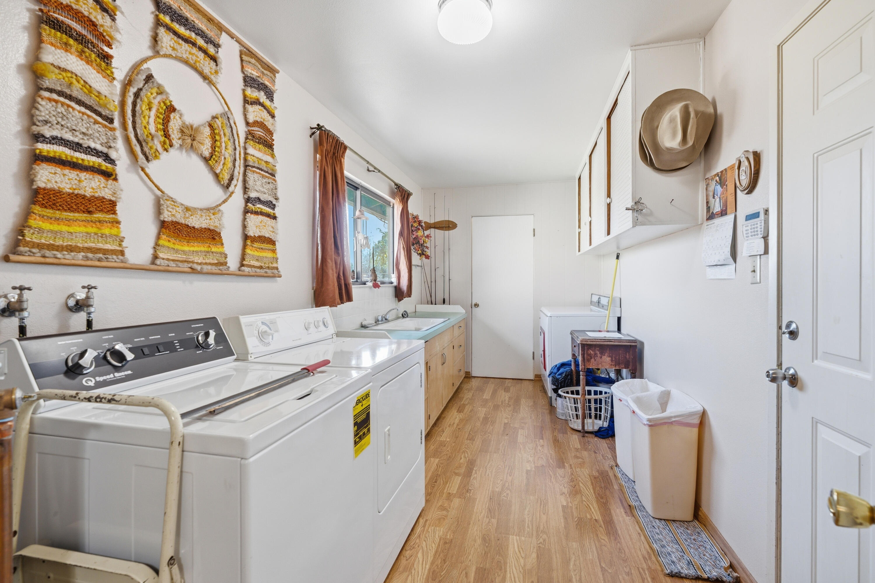 21241 Boyle Road Redding, CA 96003 - Photo 21 of 61 laundry
