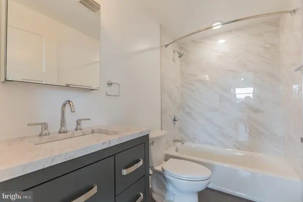 $1,450 | 6778 Ridge Avenue, Unit 304, Philadelphia, PA 19128