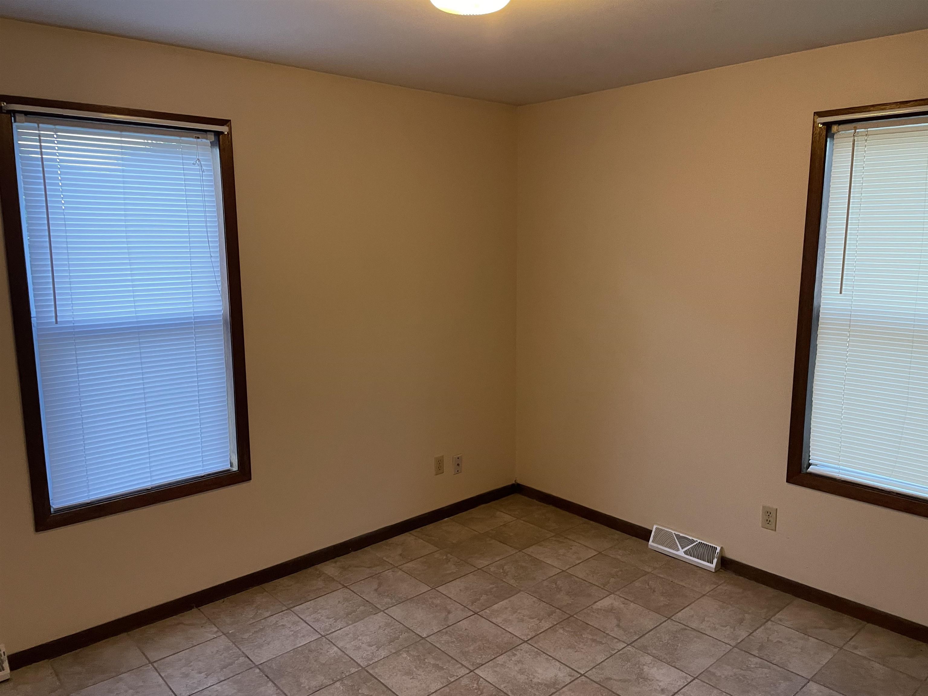 N15033 Dutton Road Amberg, WI 54102 - Photo 13 of 20