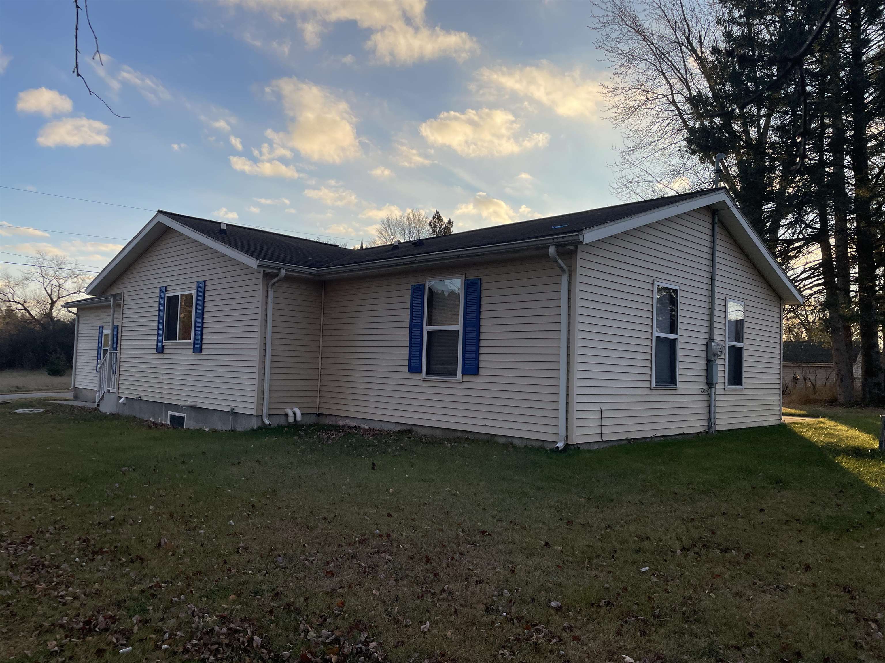 N15033 Dutton Road Amberg, WI 54102 - Photo 17 of 20