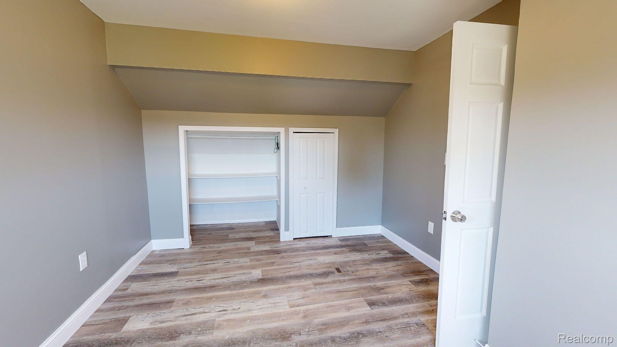 6370 Lapeer Road Burton, MI 48509 - Photo 9 of 37 Gallery Image 9