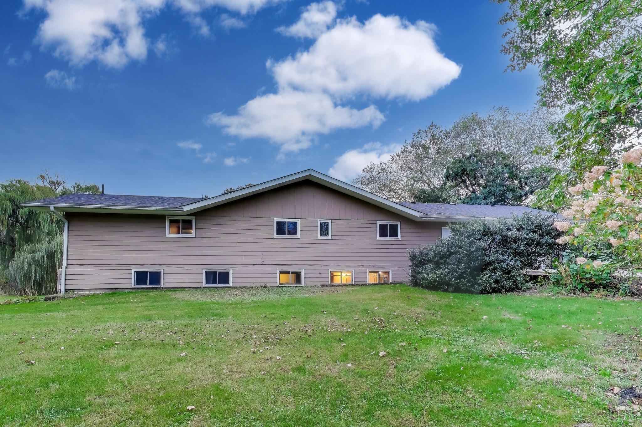 505 East Burdick Road Chesterton, IN 46304 - Photo 2 of 75 2048x1365