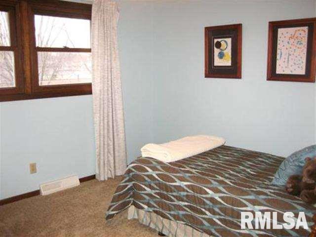 3106 Maplecrest Road Bettendorf, IA 52722 - Photo 12 of 22