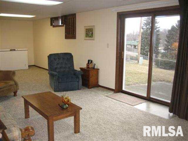 3106 Maplecrest Road Bettendorf, IA 52722 - Photo 15 of 22