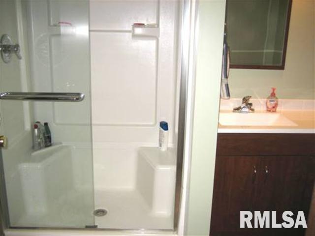 3106 Maplecrest Road Bettendorf, IA 52722 - Photo 18 of 22