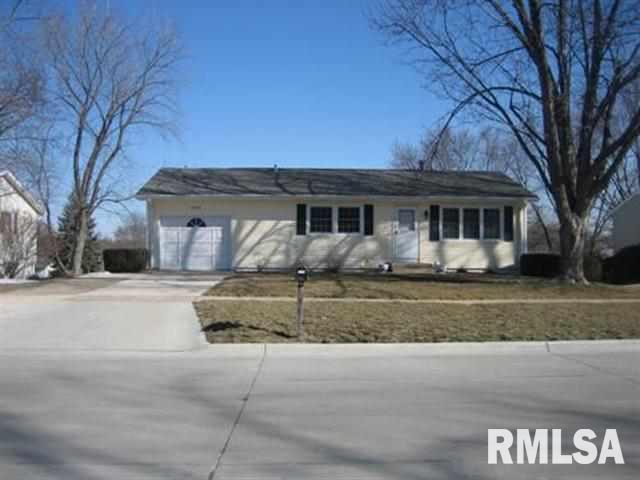 3106 Maplecrest Road Bettendorf, IA 52722 - Photo 2 of 22