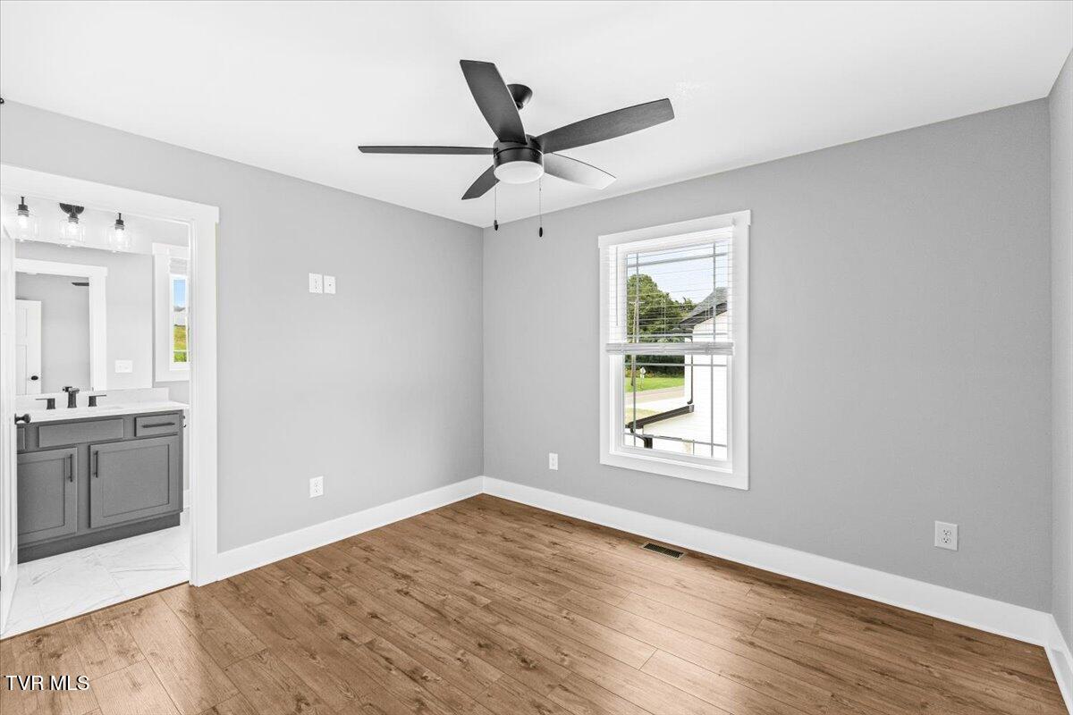 546 Gray Station Road Johnson City, TN 37615 - Photo 15 of 19 21-128A4841