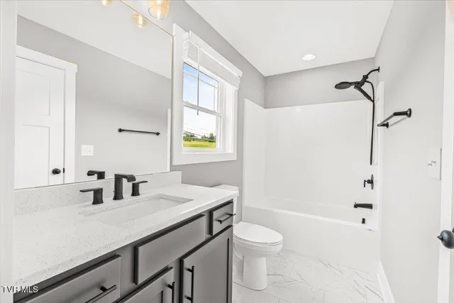 $1,995 | 546 Gray Station Road, Johnson City, TN 37615