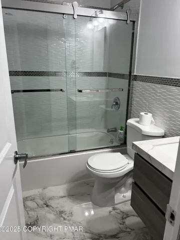 $2,200 | 105 Wills Court, Bushkill, PA 18324