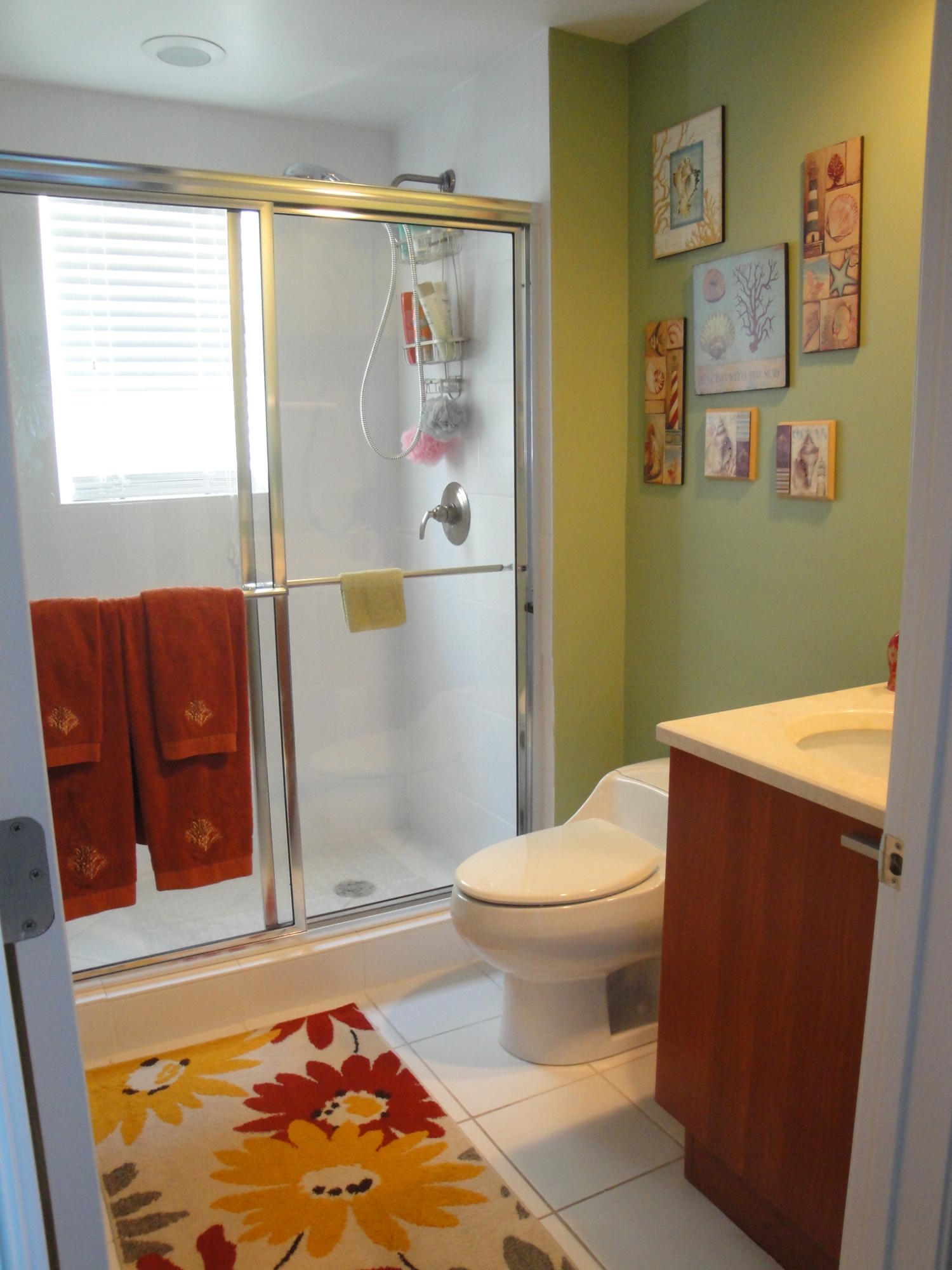 2640 Lake Shore Drive, Unit 2307 Riviera Beach, FL 33404 - Photo 20 of 77 GUEST BATHROOM WITH SHOWER