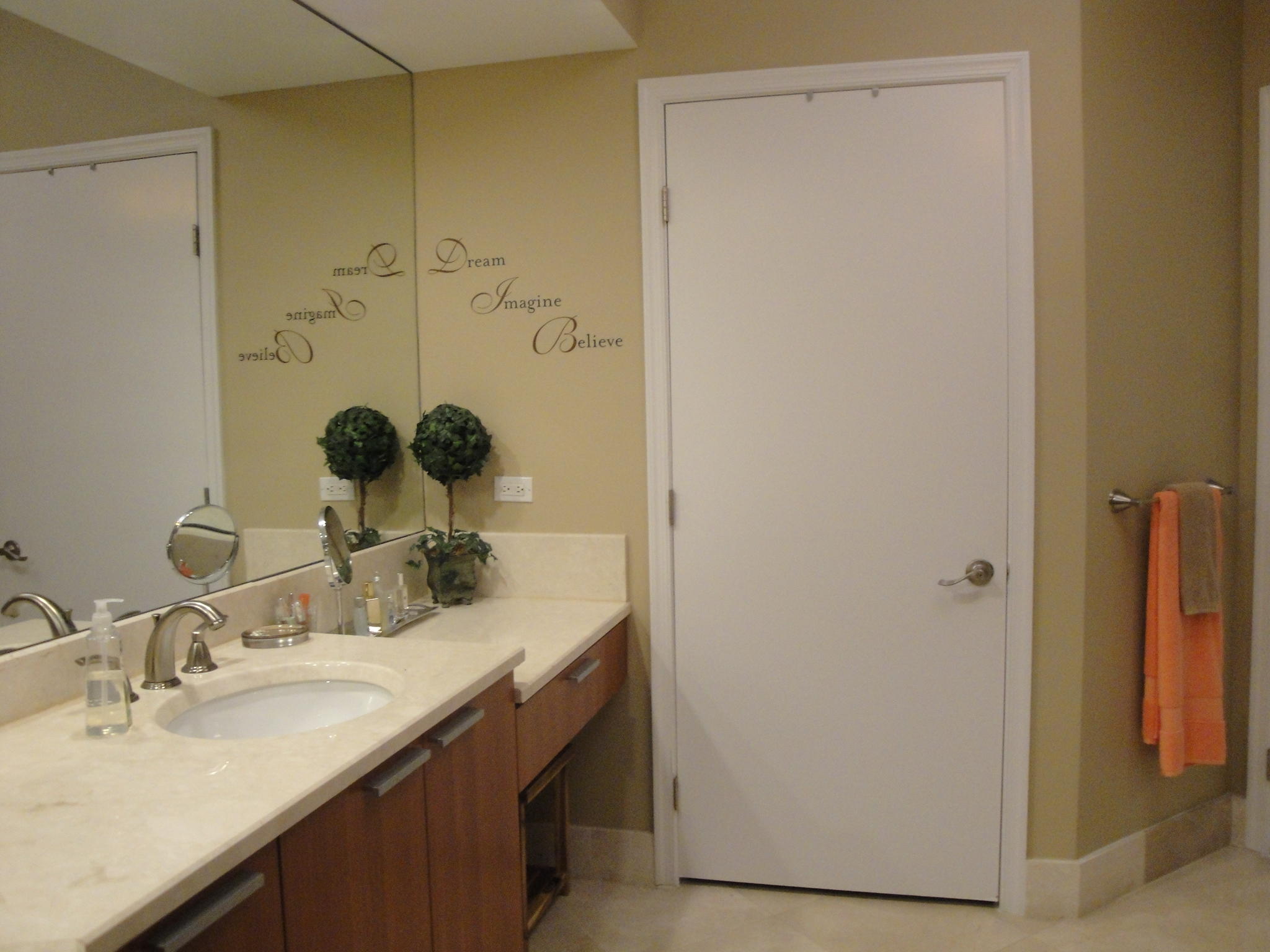 2640 Lake Shore Drive, Unit 2307 Riviera Beach, FL 33404 - Photo 39 of 77 MASTER BATH (1)