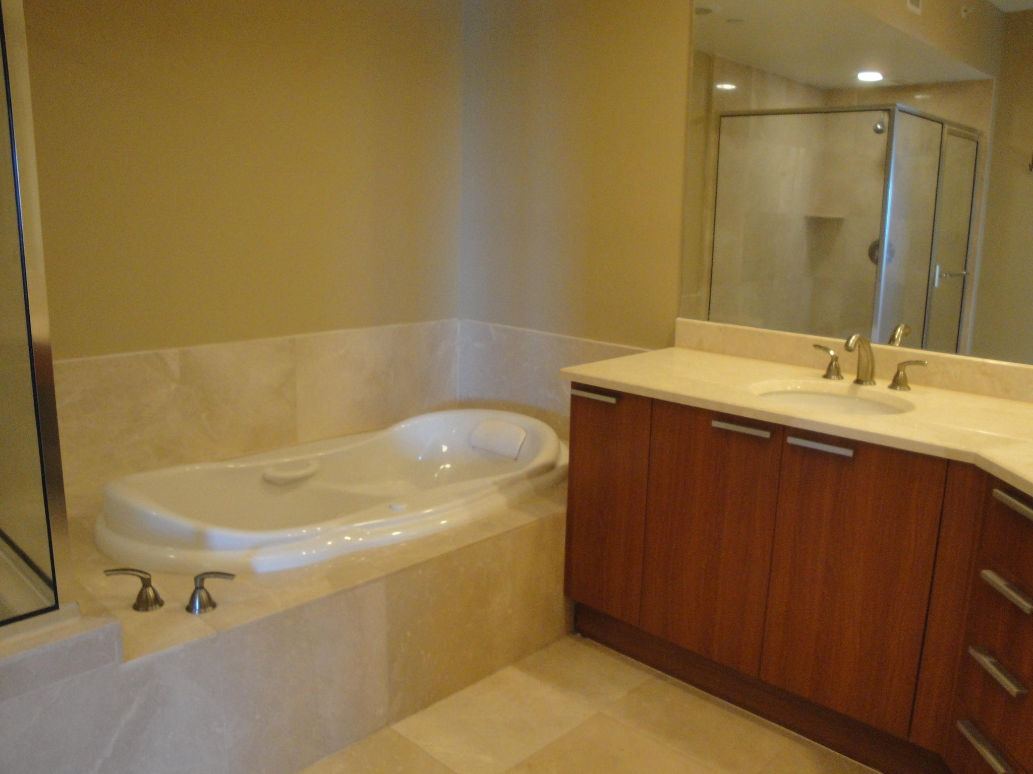 2640 Lake Shore Drive, Unit 2307 Riviera Beach, FL 33404 - Photo 41 of 77 MASTER BATHROOM (1)