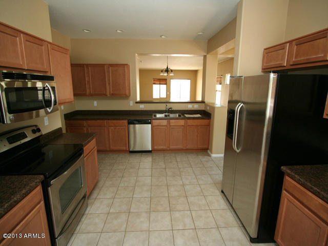 20823 East Frontier Road Red Rock, AZ 85145 - Photo 4 of 33 023-399766 Kitchen view