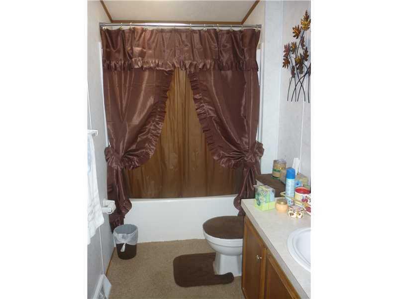 202 Falcon Lane Apollo, PA 15613 - Photo 10 of 14 Full Bath.