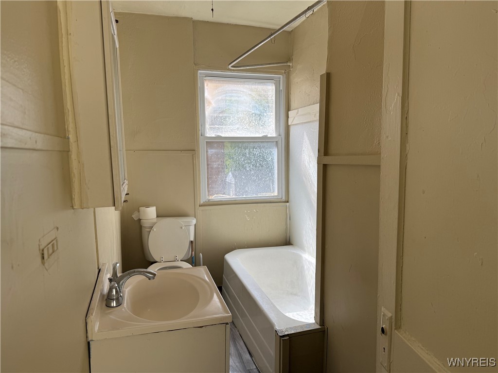 830 17th Street Niagara Falls, NY 14301 - Photo 5 of 18