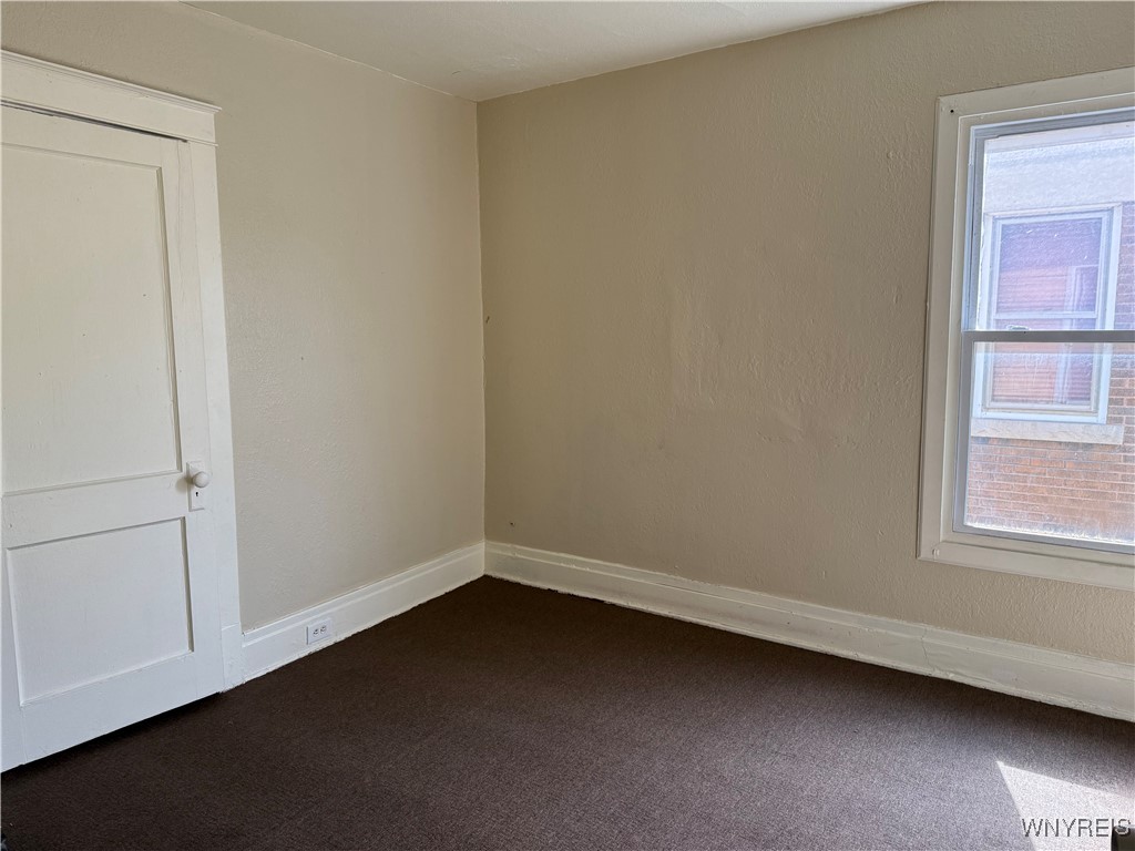 830 17th Street Niagara Falls, NY 14301 - Photo 10 of 18