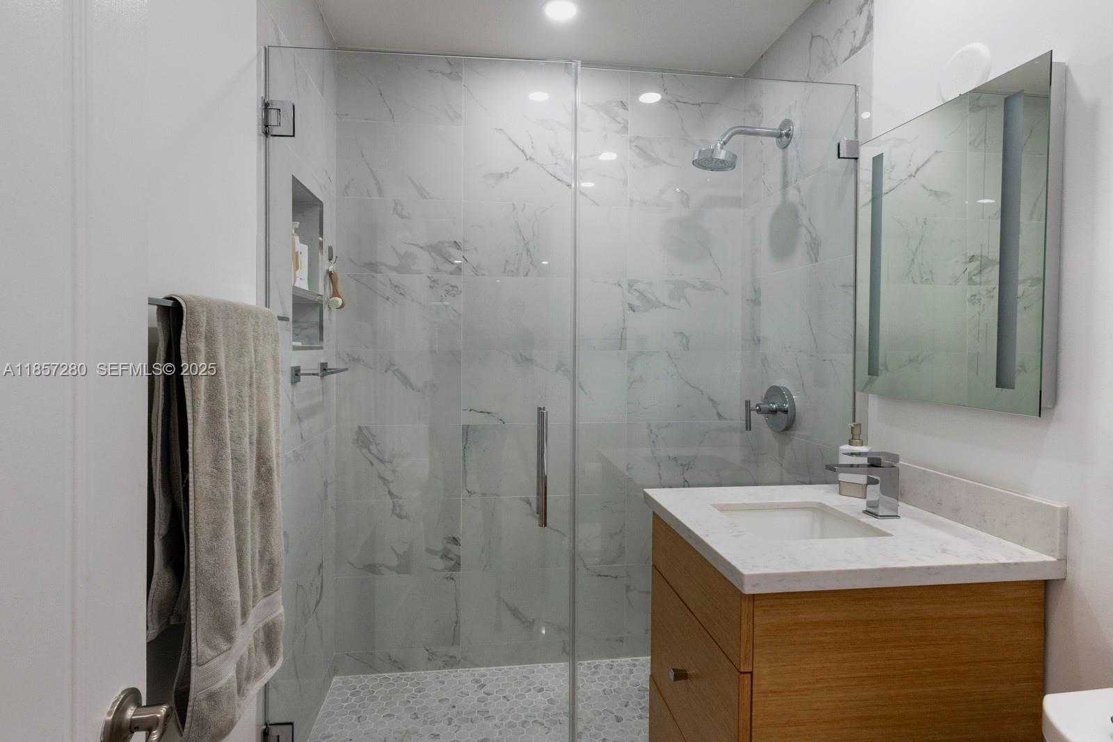 677 Hampton Lane Key Biscayne, FL 33149 - Photo 21 of 30 Gallery Image 21