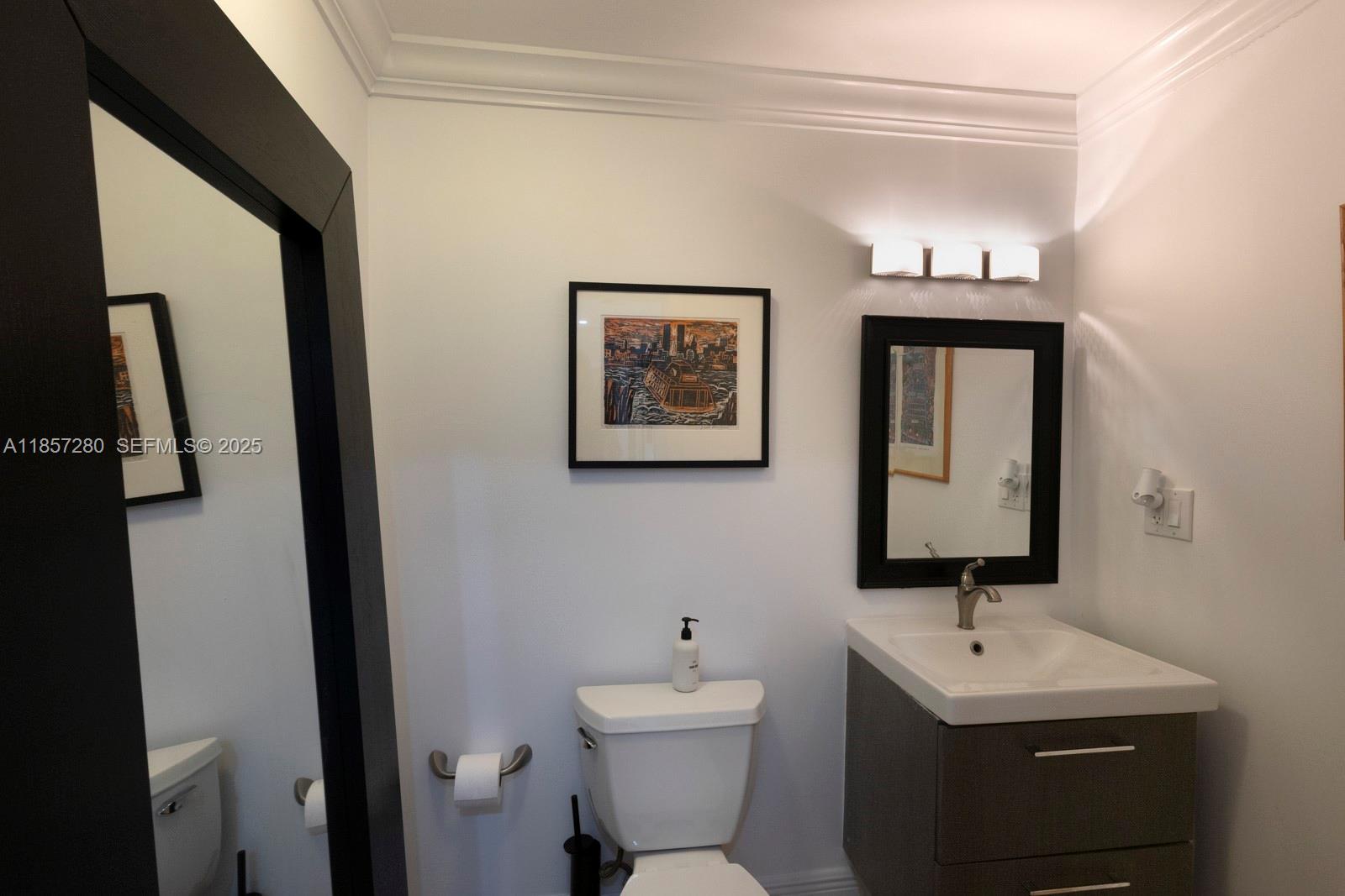 677 Hampton Lane Key Biscayne, FL 33149 - Photo 23 of 30 Gallery Image 23
