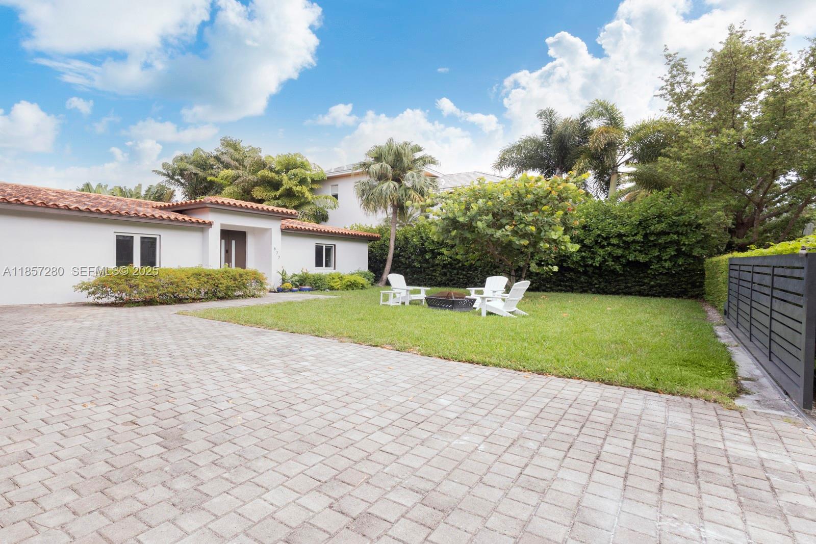 677 Hampton Lane Key Biscayne, FL 33149 - Photo 3 of 30 Gallery Image 3