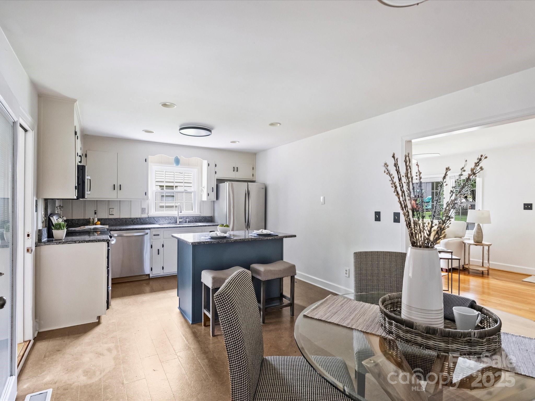 5923 Brookhaven Road Charlotte, NC 28210 - Photo 11 of 32 Gallery Image 11