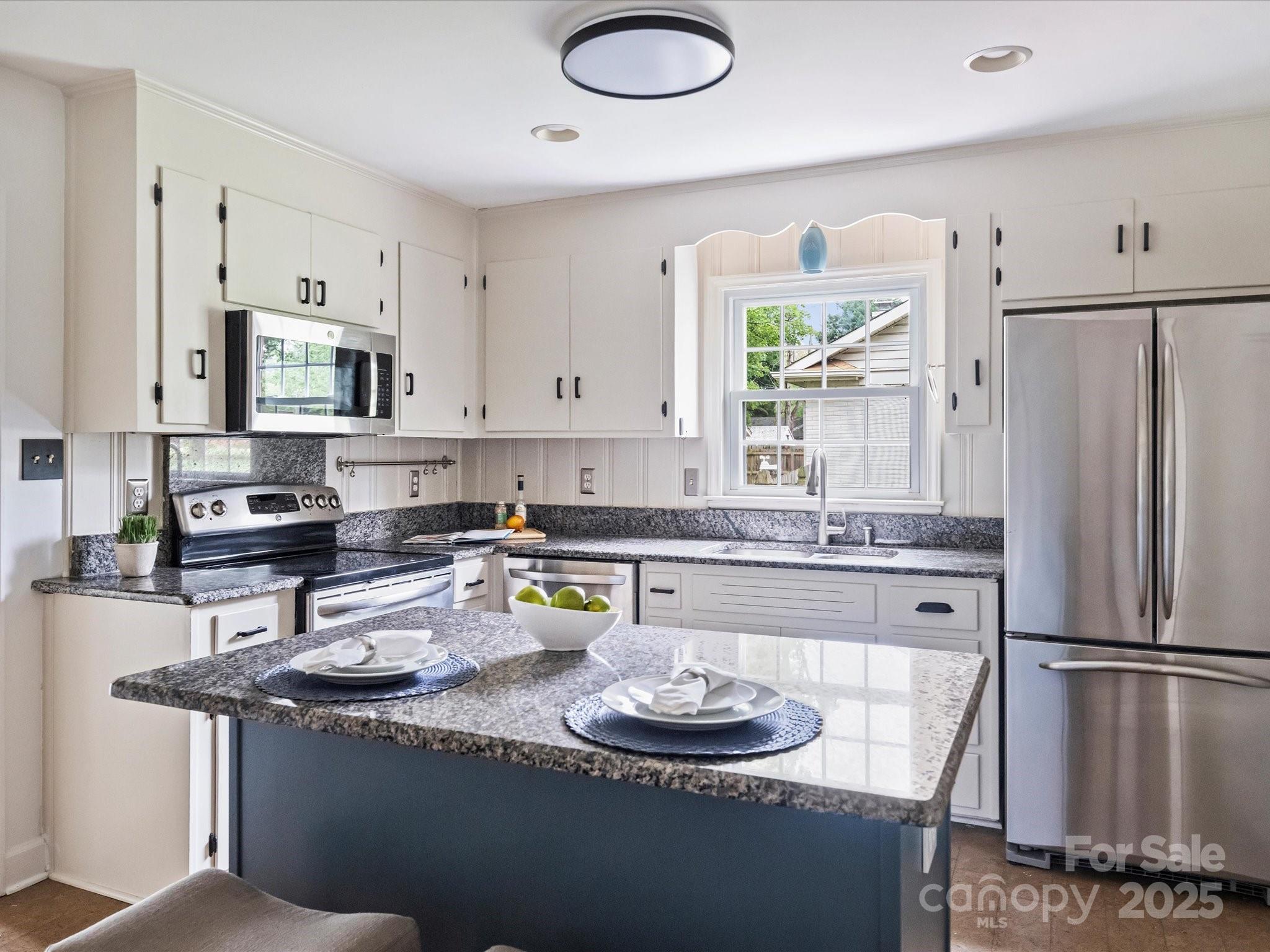 5923 Brookhaven Road Charlotte, NC 28210 - Photo 10 of 32 Gallery Image 10