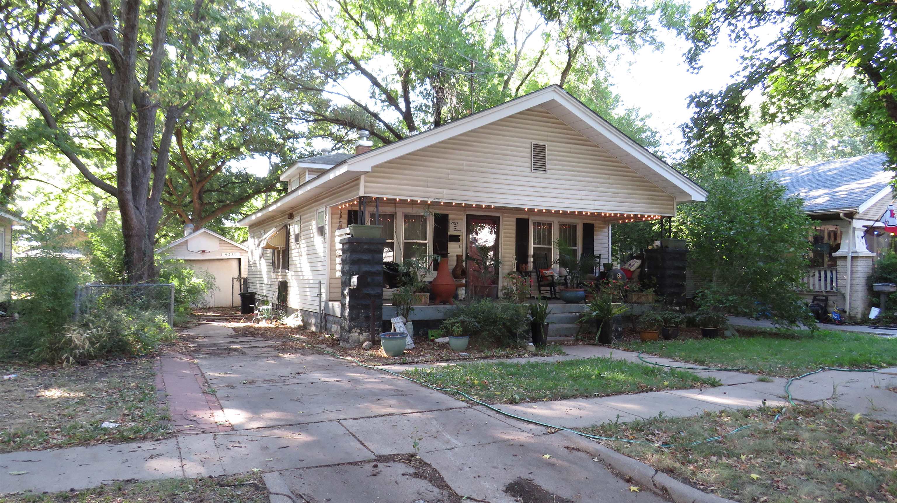 423 South Estelle Street Wichita, KS 67211 - Photo 2 of 3