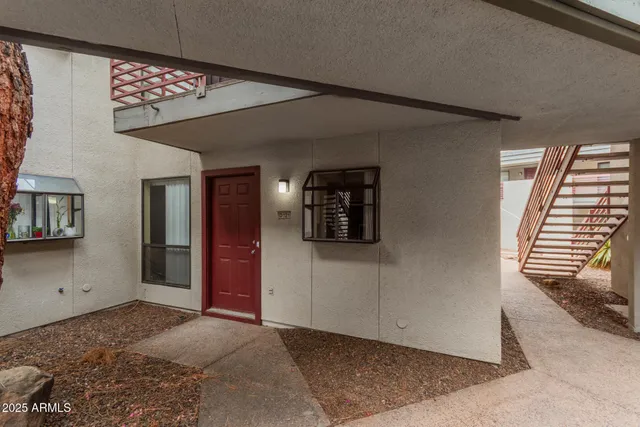 $165,000 | 3405 West Danbury Drive, Unit D121, Phoenix, AZ 85053