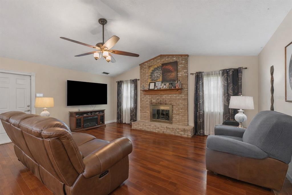 3533 Springville Drive Valrico, FL 33596 - Photo 14 of 35