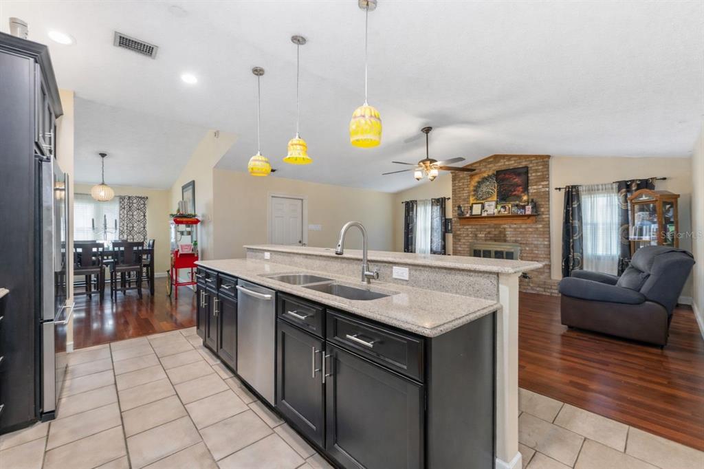 3533 Springville Drive Valrico, FL 33596 - Photo 10 of 35